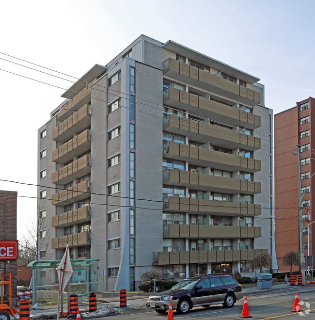 Building Photo - Davisville Tower