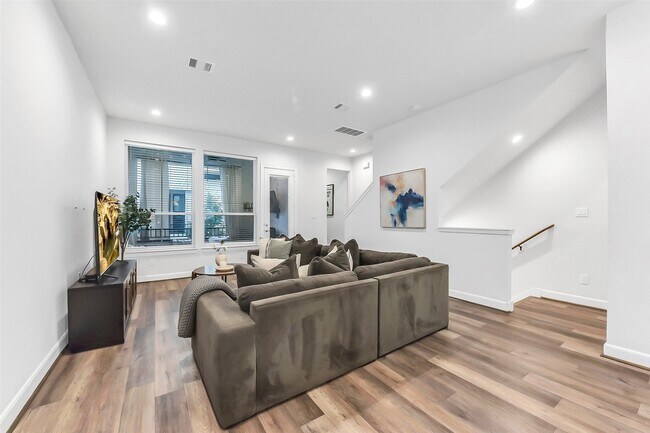 Photo - 2804 Grand Fountains Dr