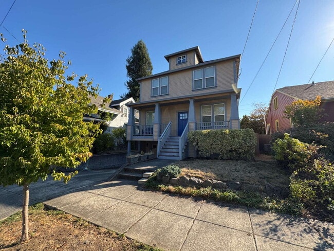 Building Photo - Beautiful 4 Bedroom Home in North Portland