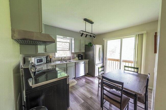 Photo - 4241 2nd St NE