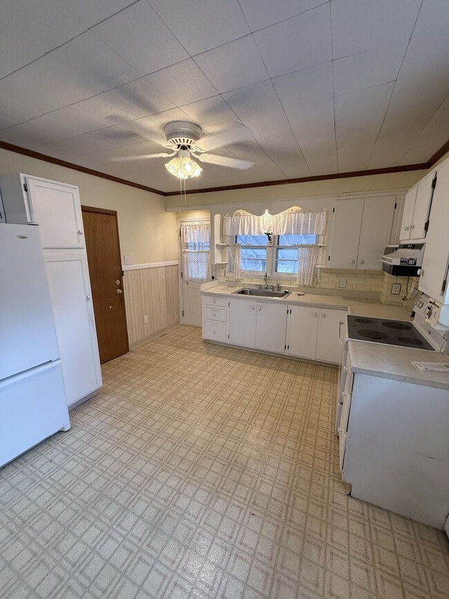 Photo - 3807 Pine Ave