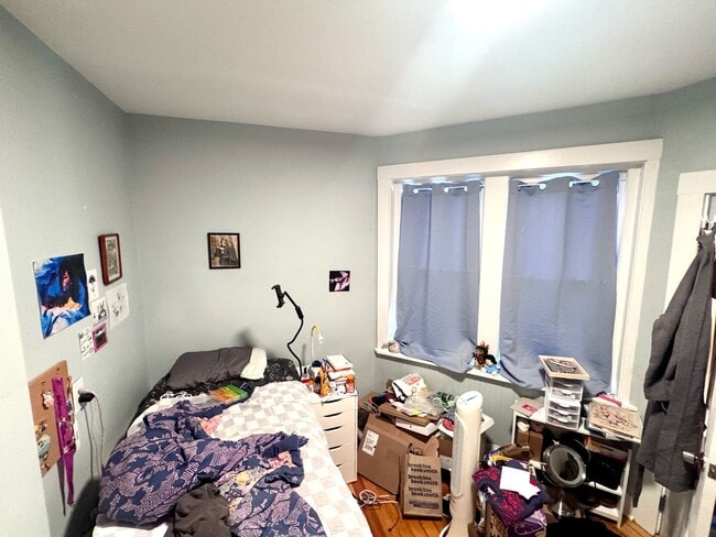 Photo - 3 BED WITH CENTRAL AIR ON ALLSTON/BRIGHTON LINE!!
