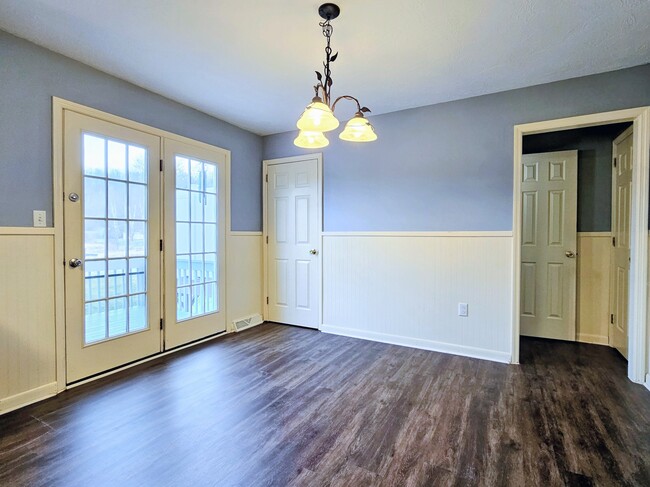 Photo - 131 Red Stone Cir