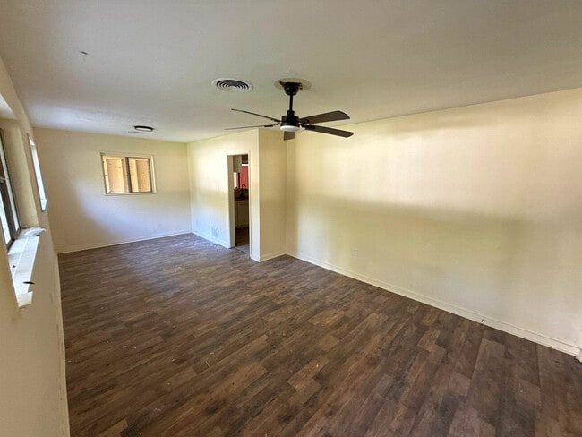 Building Photo - 3074 Lakewood Dr Rental