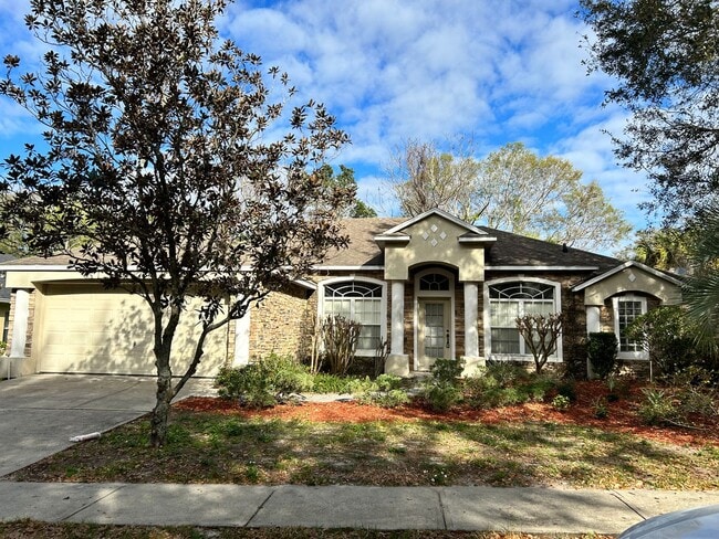 Building Photo - 4br/2 bath single-family home located near Valencia College West Campus