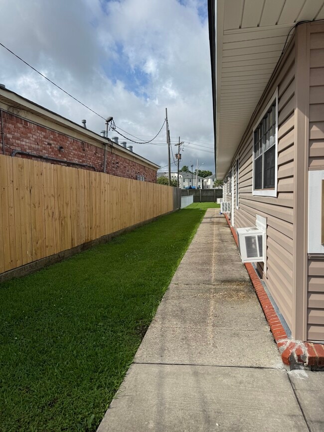 Photo - 107 Upsilon St Unidad D