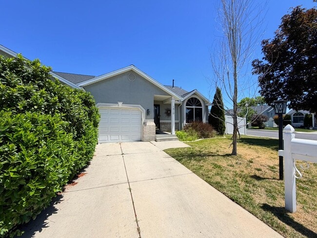 Photo - 1410 N 550 W St