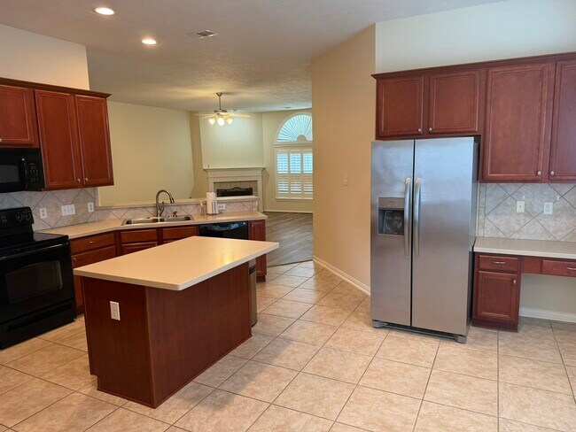 21406 Avalon Queen Dr