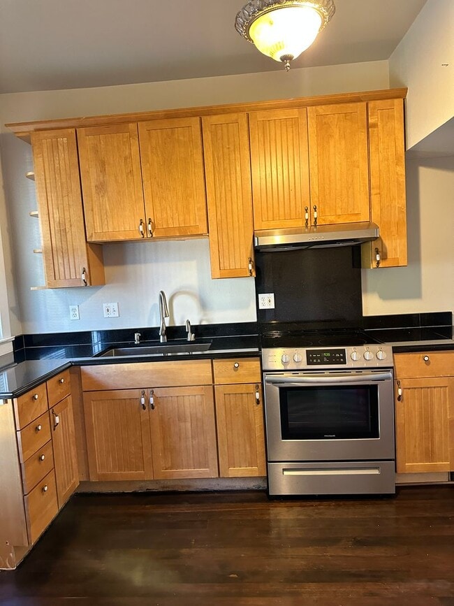 Photo - Classy Duplex in Desirable Tacoma area - Close to 6th ****COMING SOON***