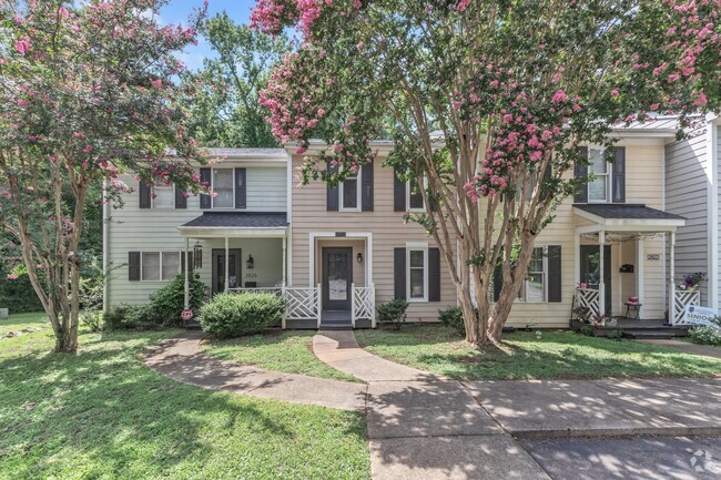 Building Photo - 2824 Wayland Dr Rental