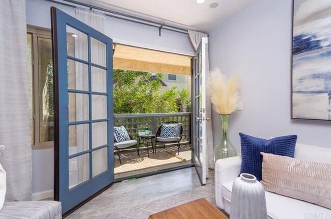 Building Photo - Santee 2 Bedroom 2 Bath Condo with Garage