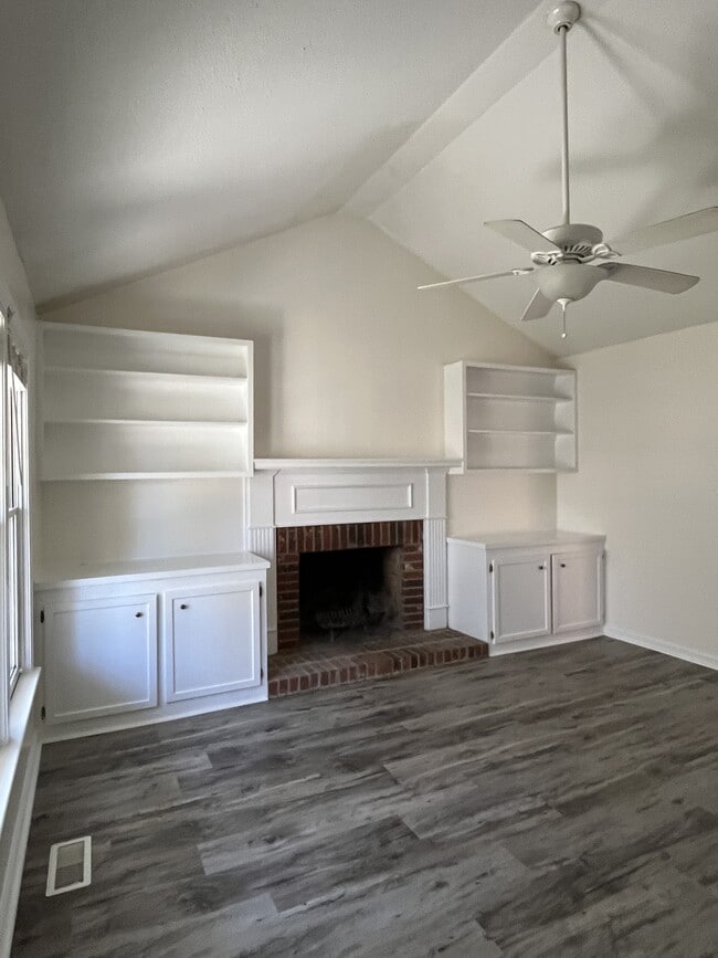 Photo - 1007 Chevis St