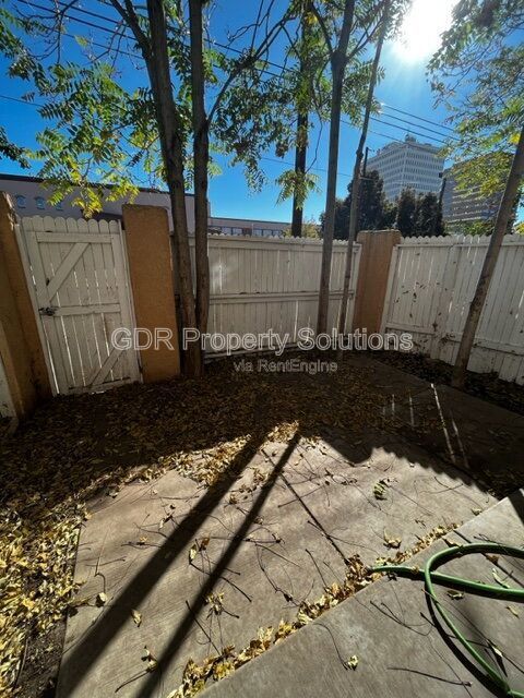 Photo - 706 Fruit Ave NW