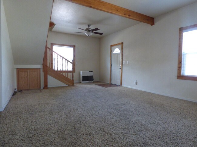 Photo - 325 N Spring St