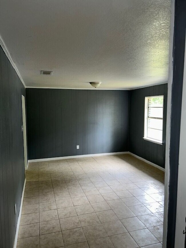 Photo - Moss Point 3 Bedroom