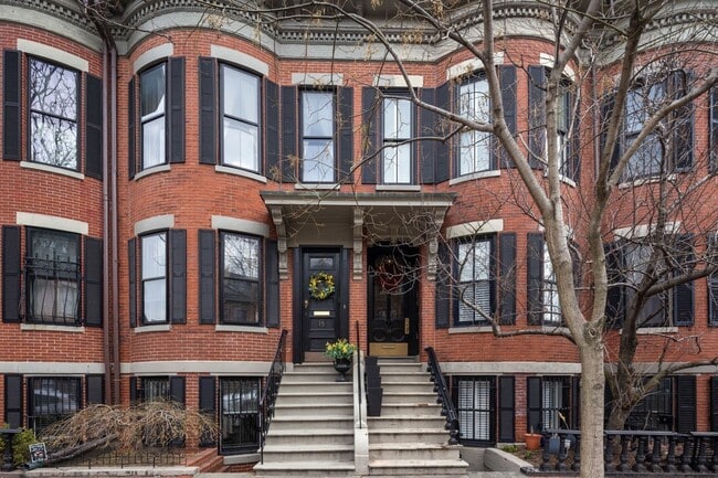 Building Photo - 15 Dartmouth St Unit A