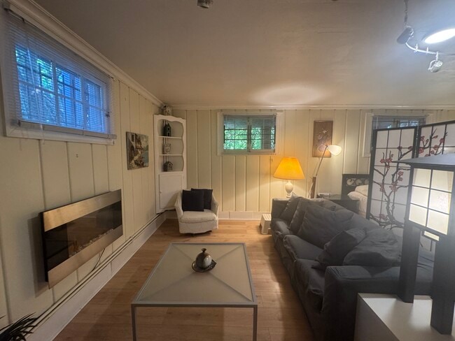 Living room - 3801 Calvert St NW