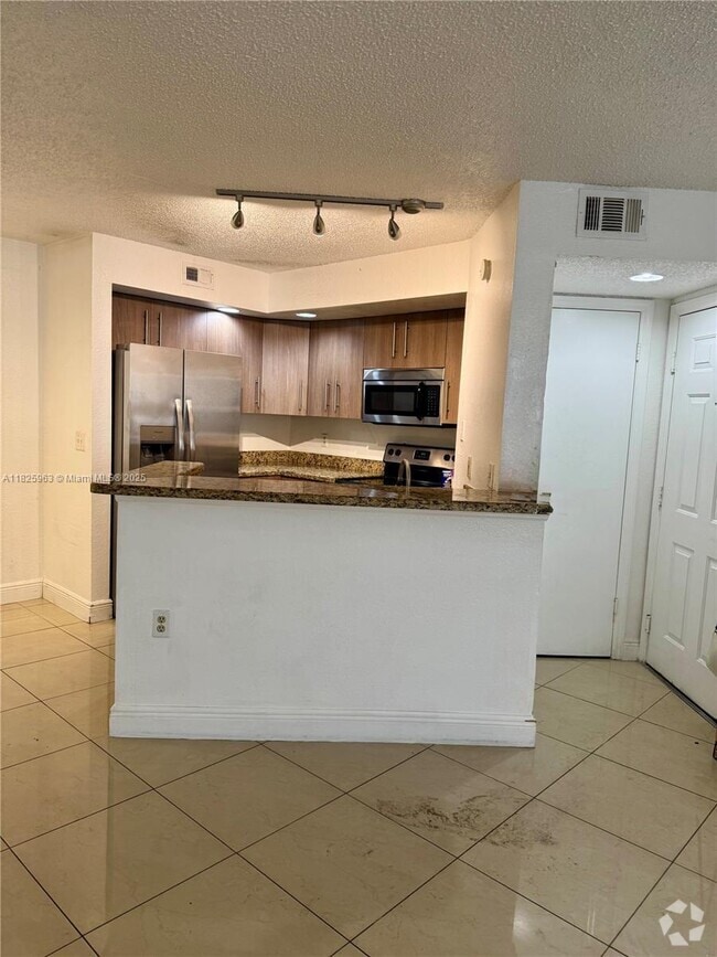 Building Photo - 13090 Vista Isles Dr Unit 111 Rental