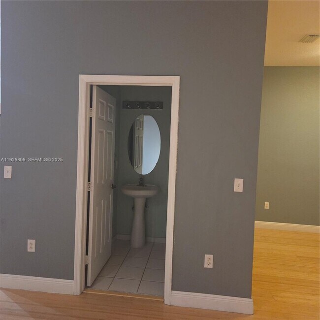 Photo - 1938 SE 23rd Terrace