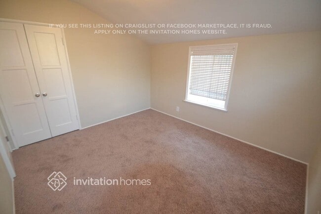 Photo - 17363 Saticoy St