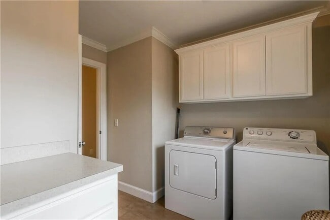 Photo - 713 Heather Wood Dr