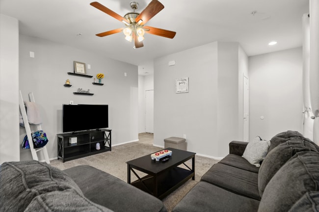 Photo - 2150 W Alameda Rd Unidad 1277