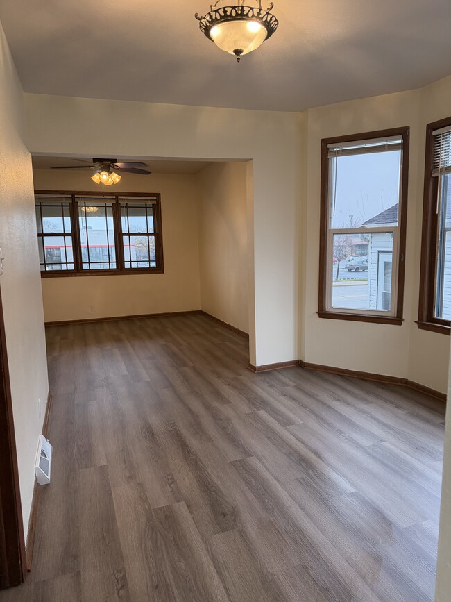 Building Photo - 2908 S Chicago Ave