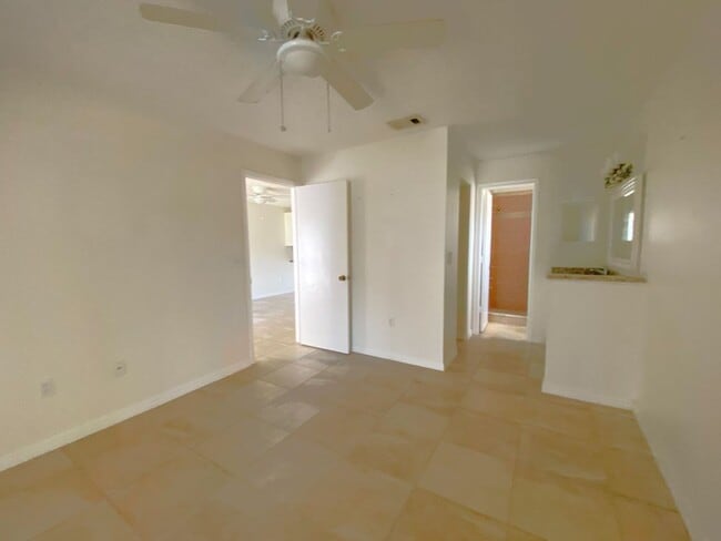 Photo - 11255 Pendleton Ave Unit 11255 Pendleton Ave #B