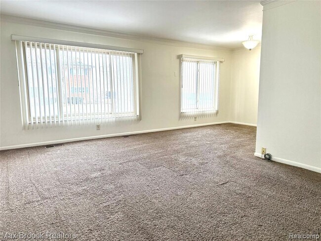 Photo - 1245 Derby Rd Unit 4