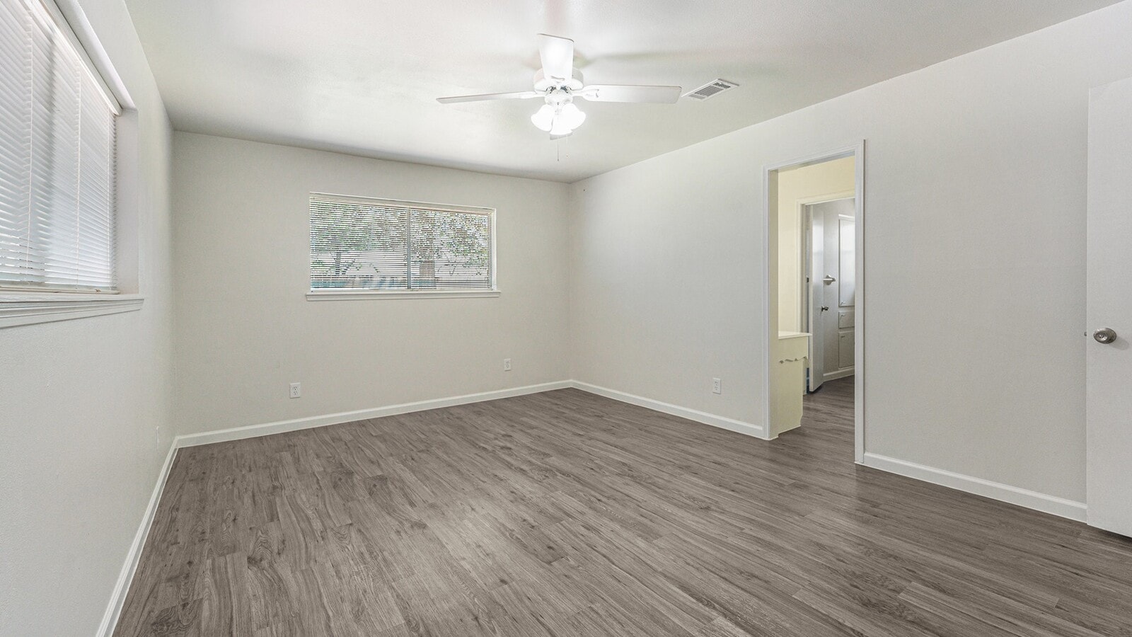 Photo - 1003 Pear Tree Ln