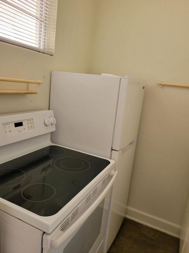 Photo - 361 S County Rd Unit 4