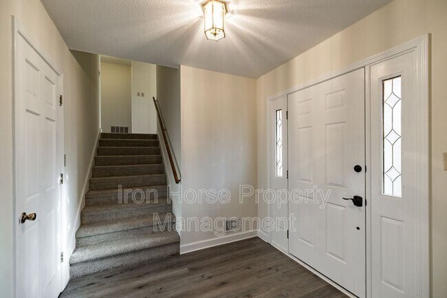 Photo - 265 Ponderosa Dr