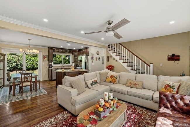 Photo - 110 Topland Rd