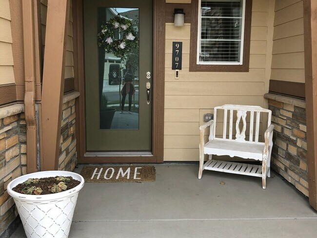 Building Photo - 2 Bedroom Townhome in Thornton