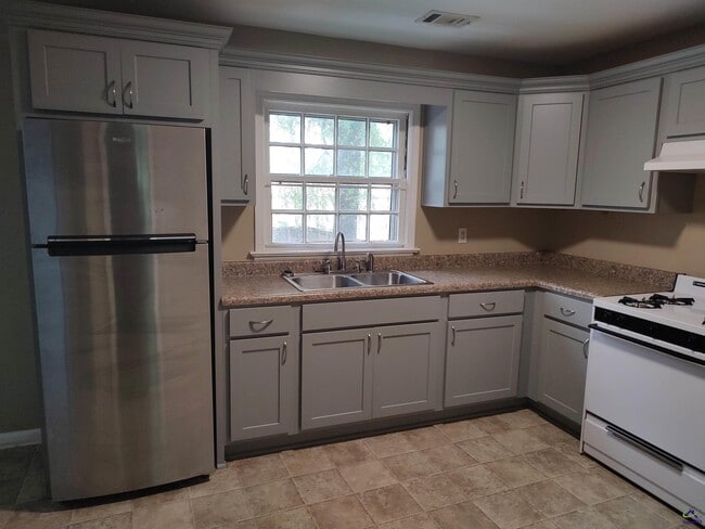 Photo - 1007 Third St