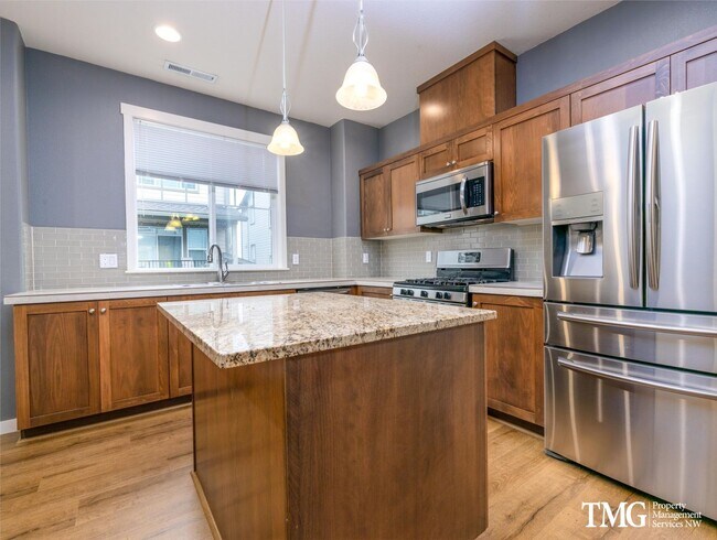 Photo - Gorgeous 2br/2ba Townhome in Desirable Wil...