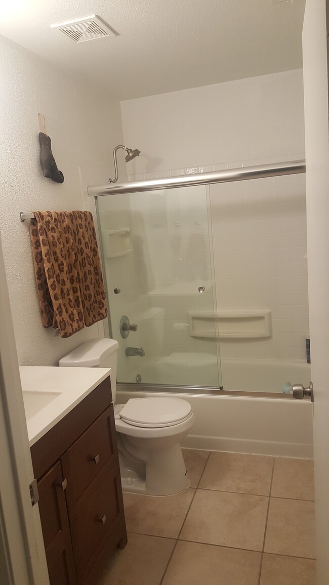 Photo - 9117 Newhall Dr