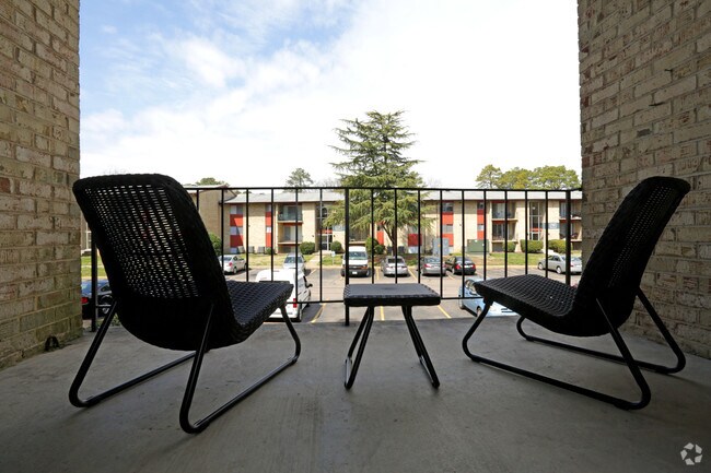 Balcony - Carriage Club Apartments