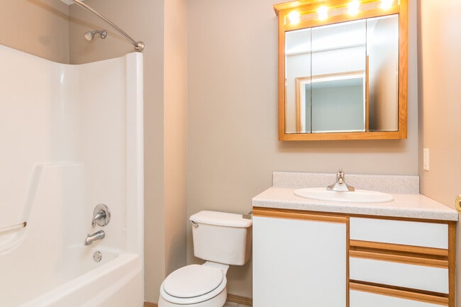 Saddle Creek Townhomes
