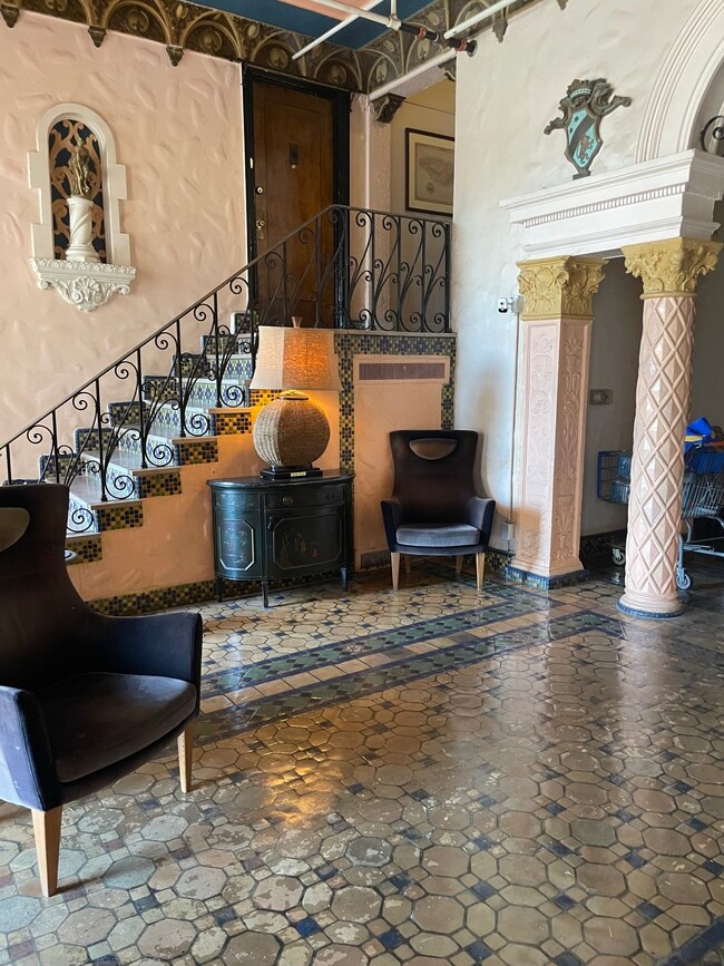 Photo - Riviera Apartments