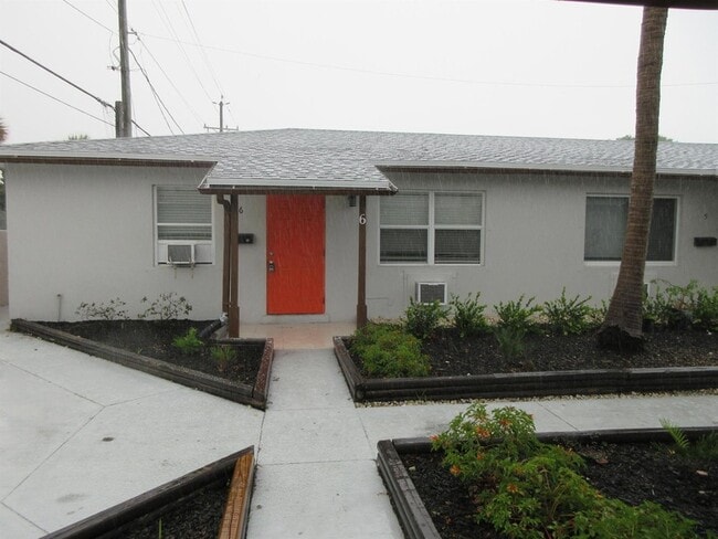 Photo - 1415 N J St Unidad 6