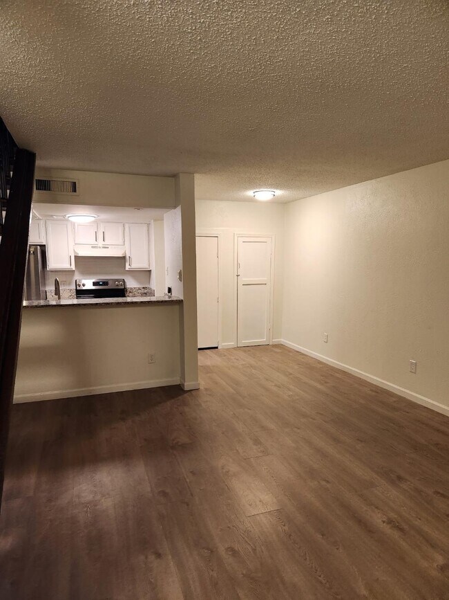 Photo - 4618 Country Creek Dr Unit 1182