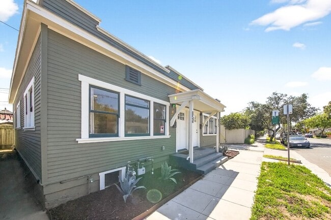 Photo - 854 Orange Ave