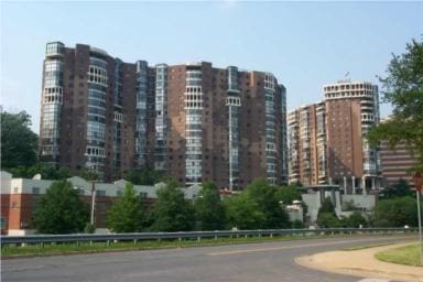 Building Photo - PENTHOUSE CONDO! ROSSLYN!