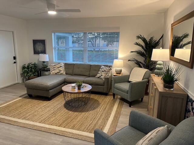 Building Photo - 526 Eastwind Dr