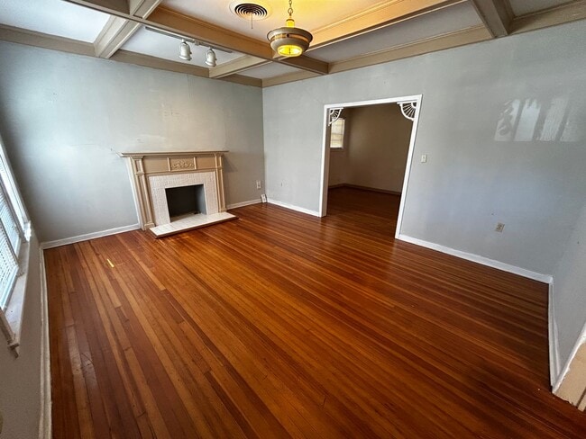 Photo - 826 E N 15th St