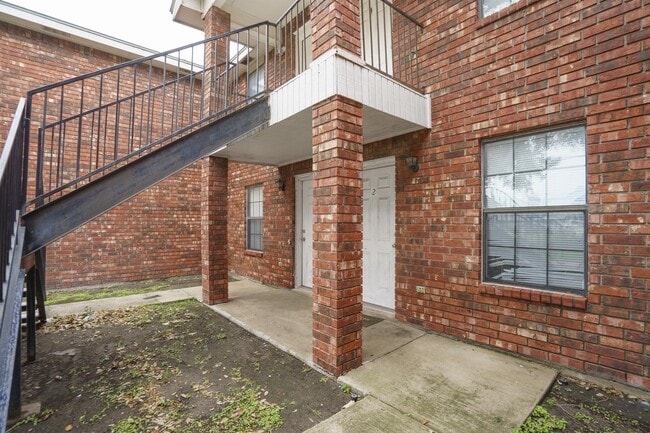 Photo - 1918 Angus St Unit 3