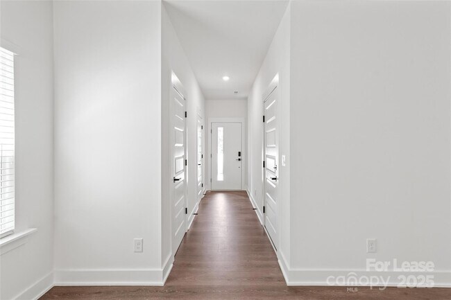 Photo - 2011 Wilson Ave