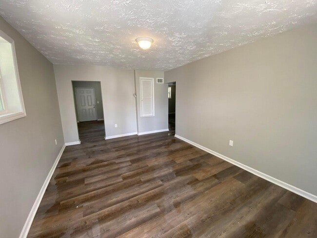 Photo - 1508 Dunns Ln