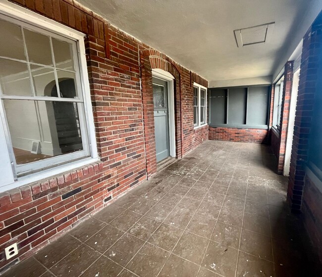 Photo - 3058 Belvedere Blvd